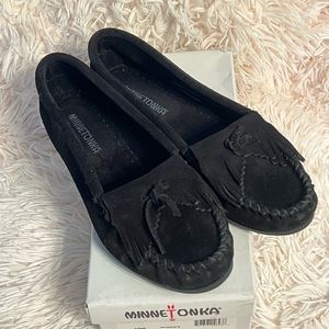 NEW Minnetonka Kilty Black size 8